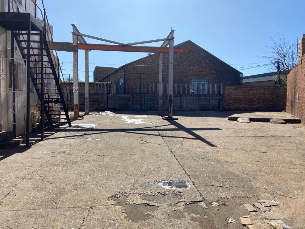 490  m² Commercial space in Klipfontein photo number 13