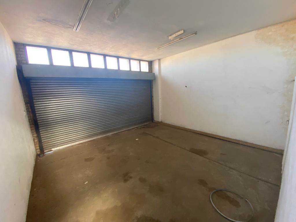 490  m² Commercial space in Klipfontein photo number 6