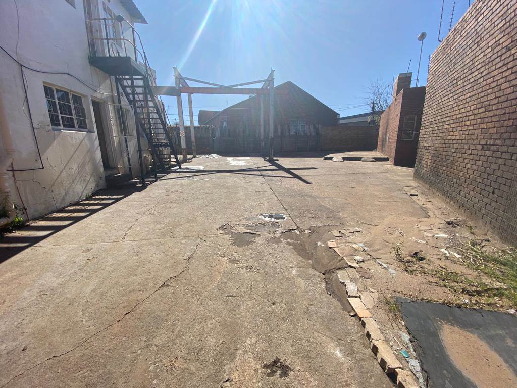 490  m² Commercial space in Klipfontein photo number 17