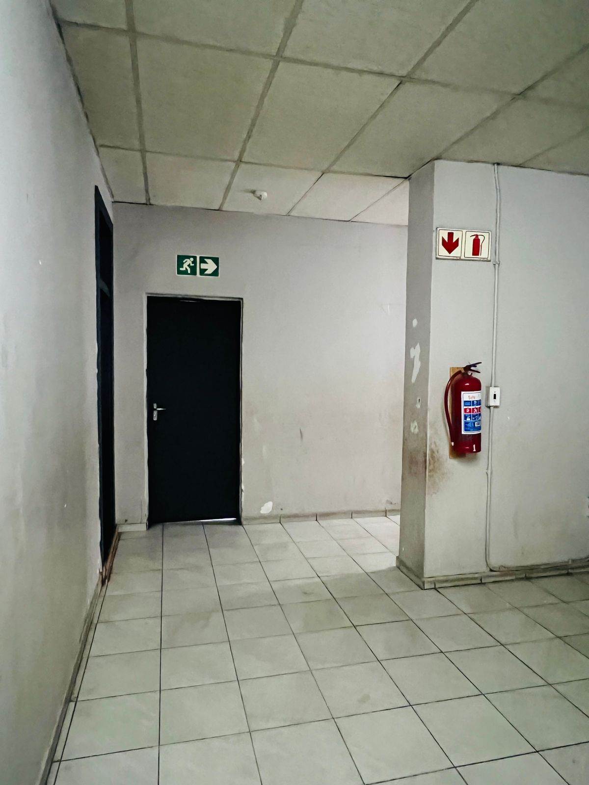 Bachelor apartment in Germiston Central photo number 19