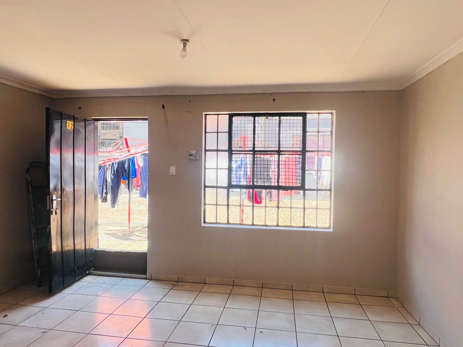 Bachelor apartment in Germiston Central photo number 7