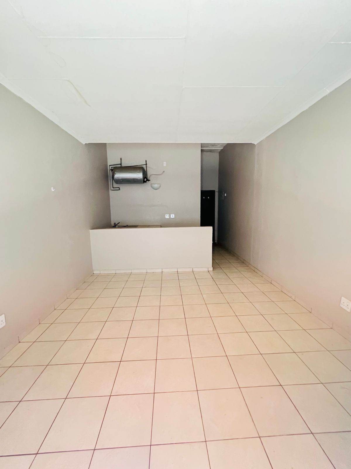 Bachelor apartment in Germiston Central photo number 1