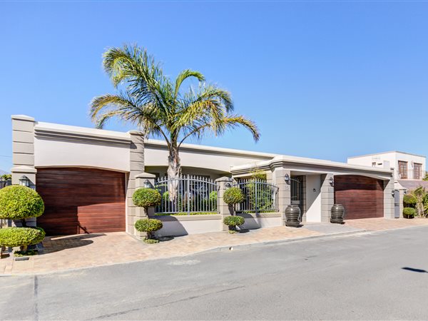 4 Bedroom House 4 Bedroom House