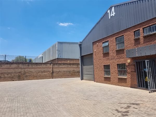 318  m² Industrial space