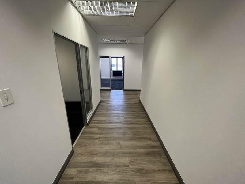 550  m² Office Space in Rivonia photo number 4