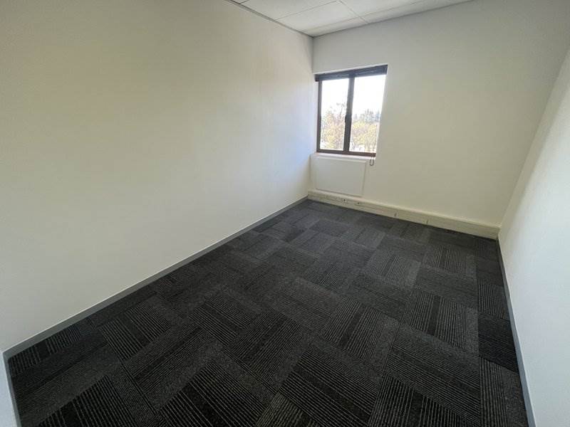 550  m² Office Space in Rivonia photo number 24