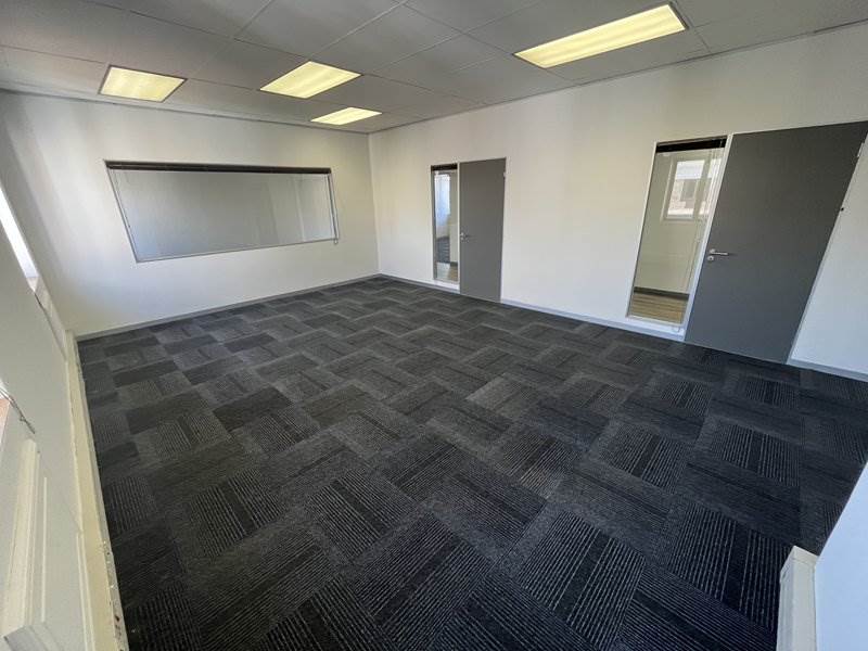 550  m² Office Space in Rivonia photo number 12