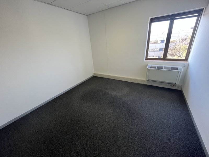 550  m² Office Space in Rivonia photo number 30