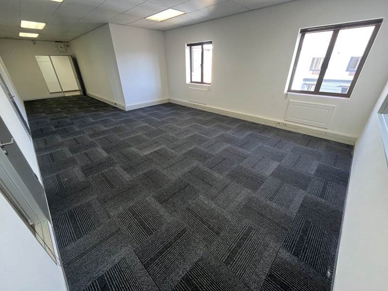 550  m² Office Space in Rivonia photo number 9