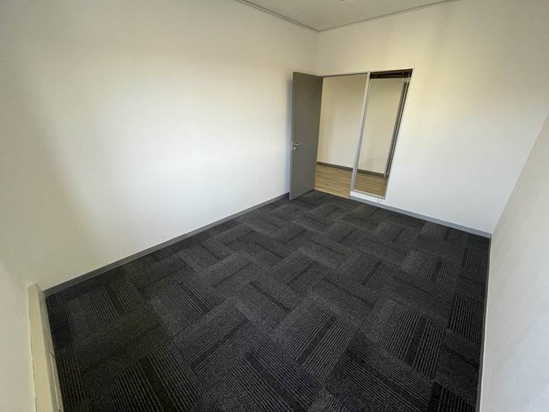 550  m² Office Space in Rivonia photo number 25