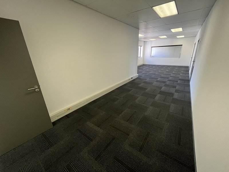 550  m² Office Space in Rivonia photo number 8