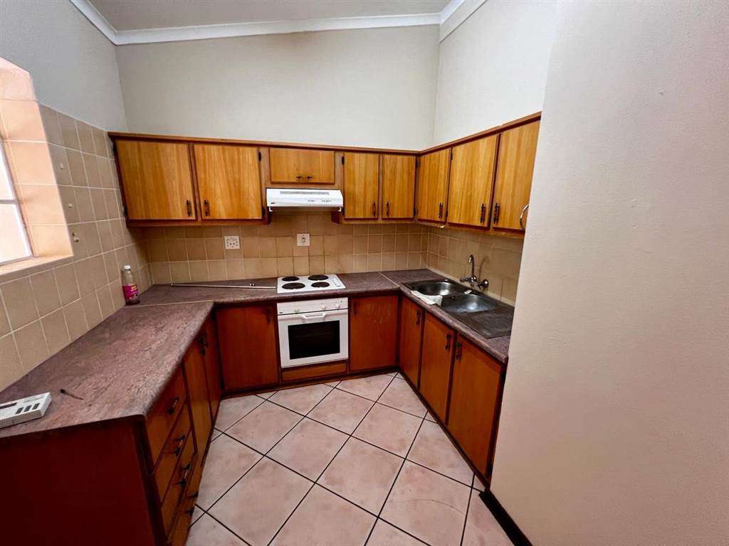 2 Bed Apartment in Rooiberg photo number 11
