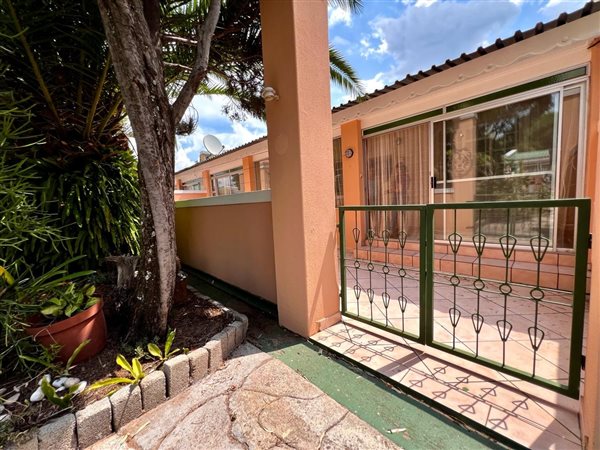 2 Bed Apartment in Rooiberg