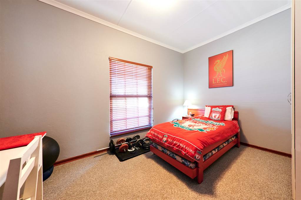 4 Bed House in Kyalami photo number 24