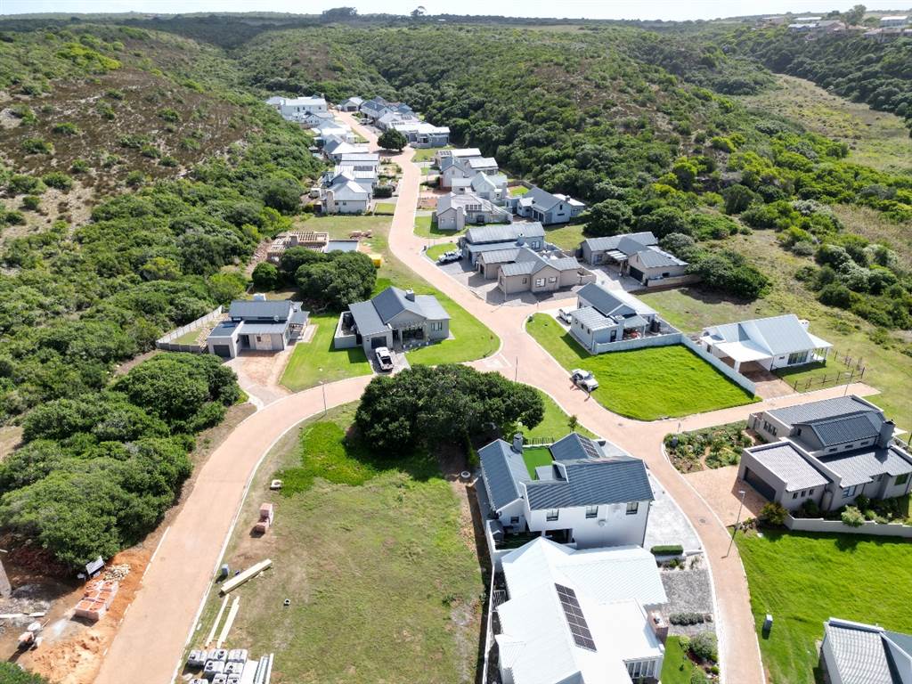 333 m² Land available in Stilbaai photo number 2