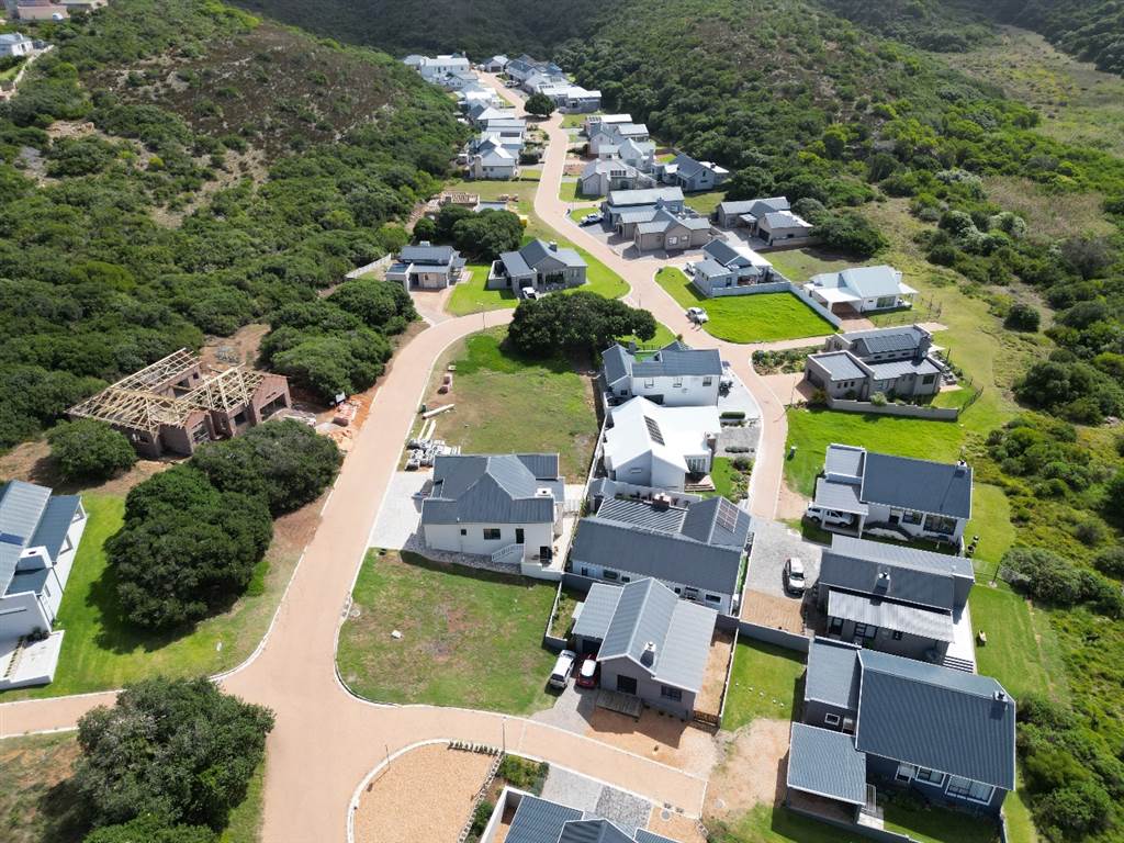 333 m² Land available in Stilbaai photo number 8
