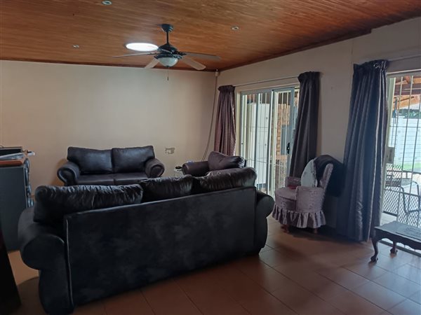 6 Bedroom House 6 Bedroom House