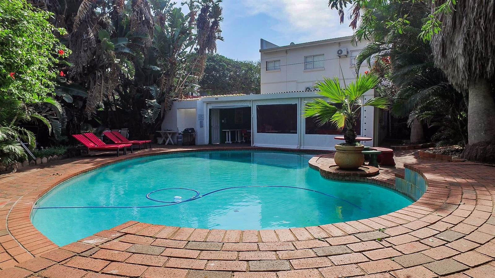 16 Bed House in Umhlanga Rocks photo number 3