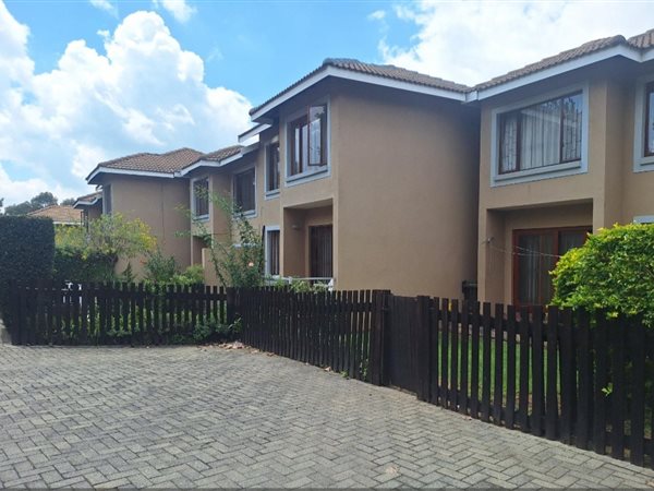 3 Bedroom Townhouse 3 Bedroom Townhouse