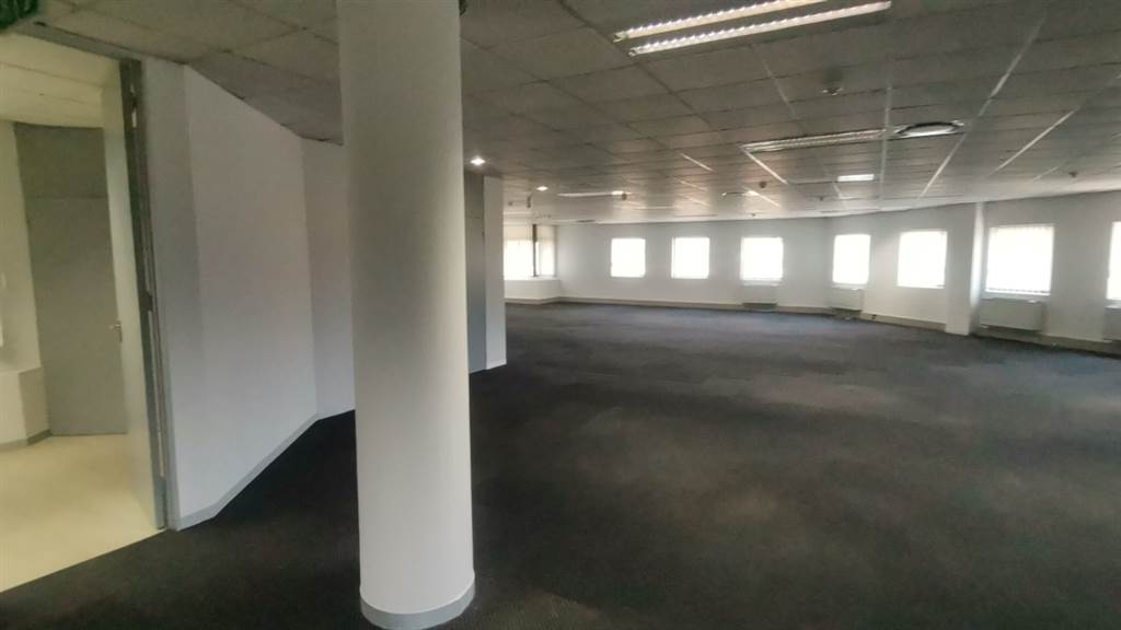 541.8  m² Commercial space in Parktown photo number 19