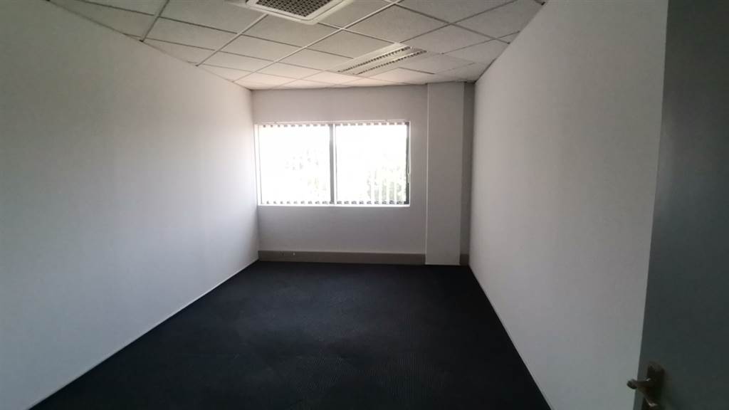 541.8  m² Commercial space in Parktown photo number 15
