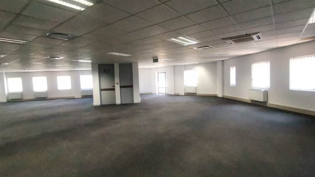 541.8  m² Commercial space in Parktown photo number 16
