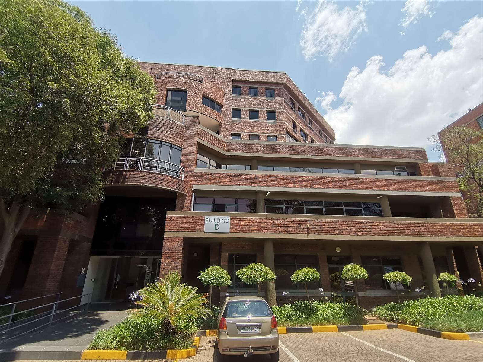 541.8  m² Commercial space in Parktown photo number 1
