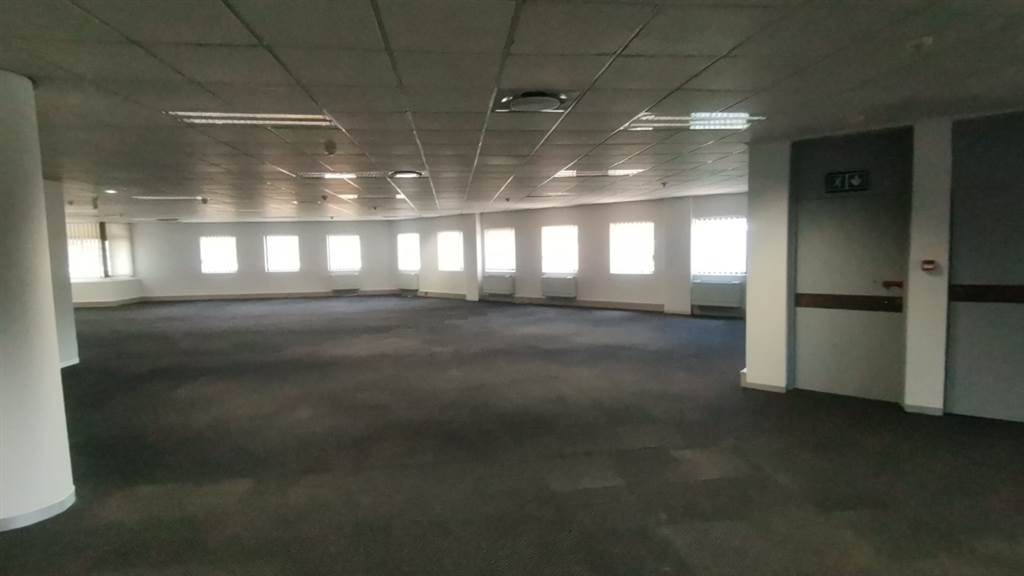 541.8  m² Commercial space in Parktown photo number 18