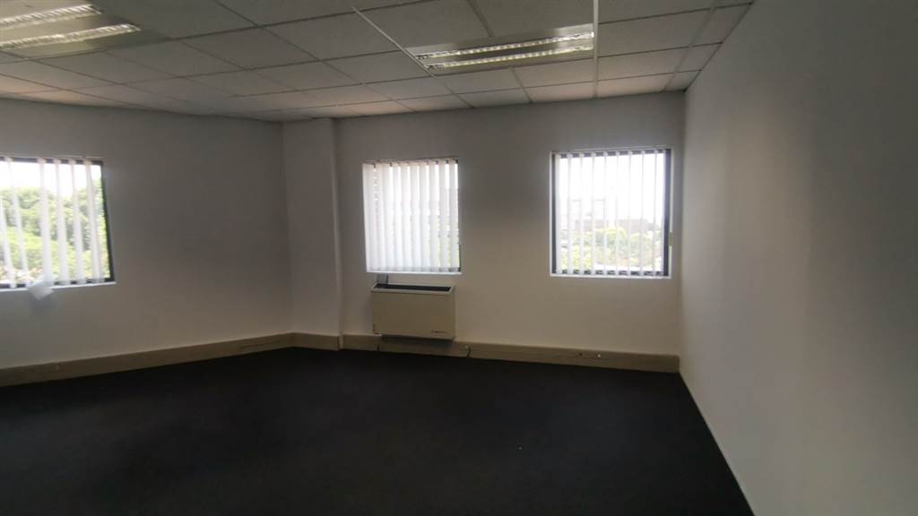 541.8  m² Commercial space in Parktown photo number 12