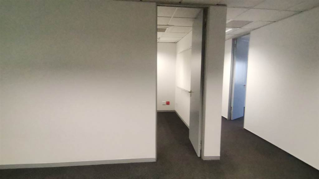 541.8  m² Commercial space in Parktown photo number 5