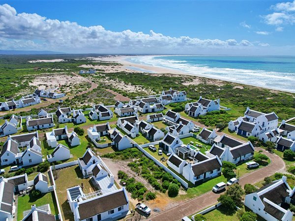 790 m² Land available in Struisbaai