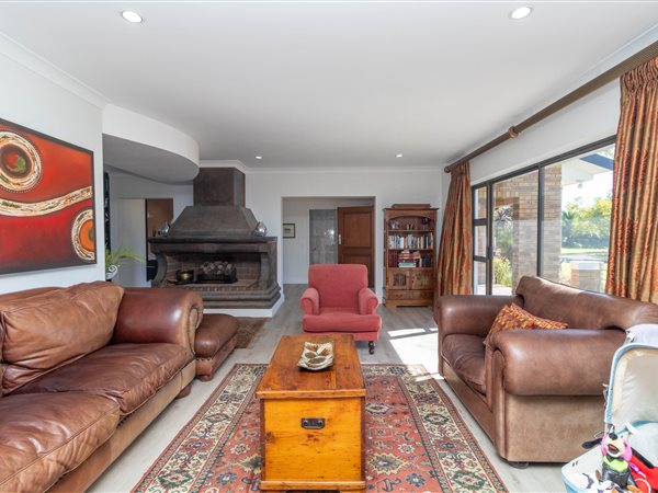 8 598 m² Smallholding 8 598 m² Smallholding