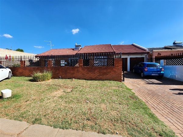 3 Bed House in Lenasia South