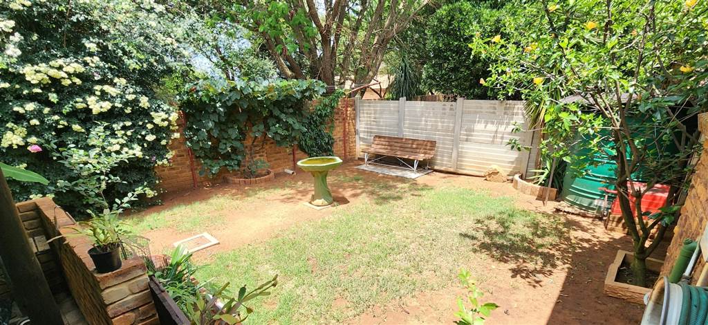 2 Bed House in Kleinfontein photo number 14