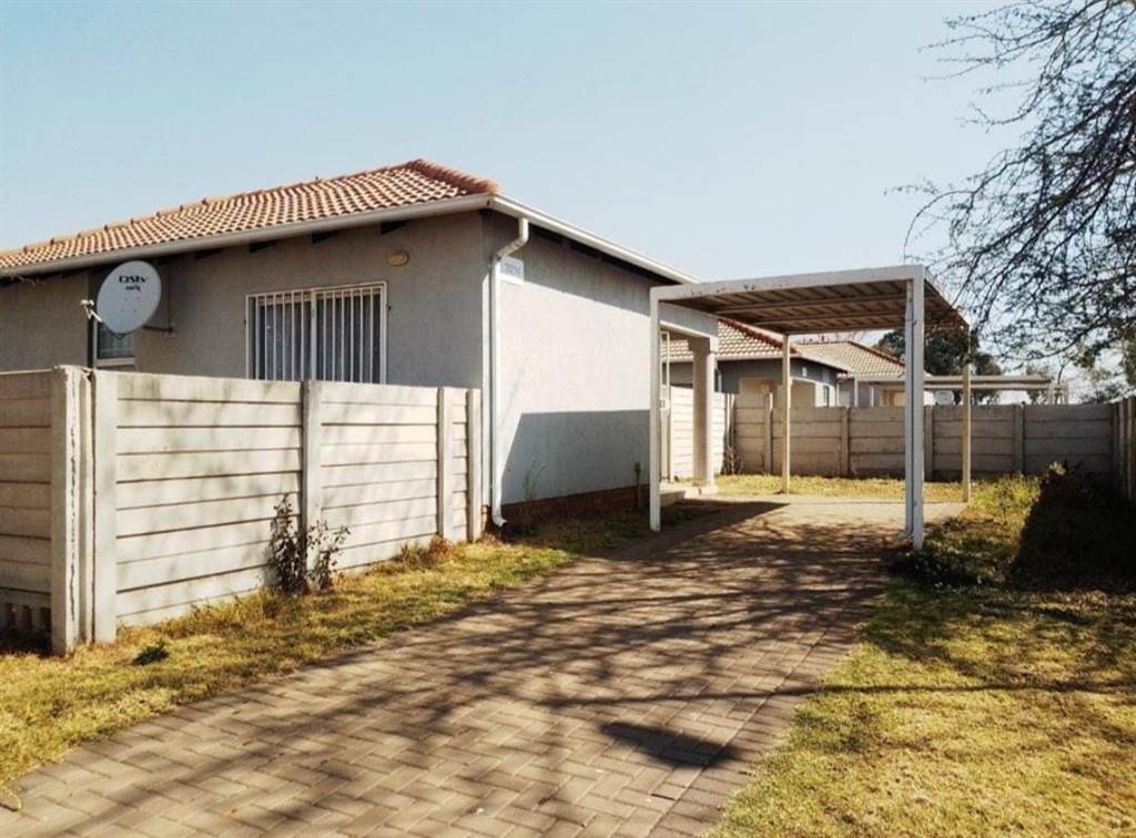 3 Bed House in Zandfontein AH photo number 1