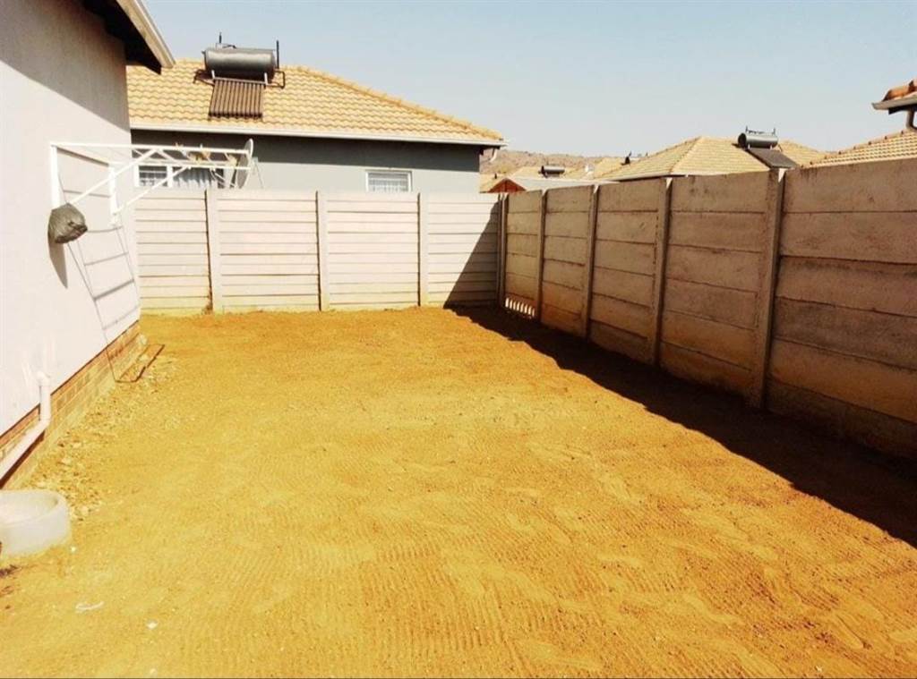 3 Bed House in Zandfontein AH photo number 5