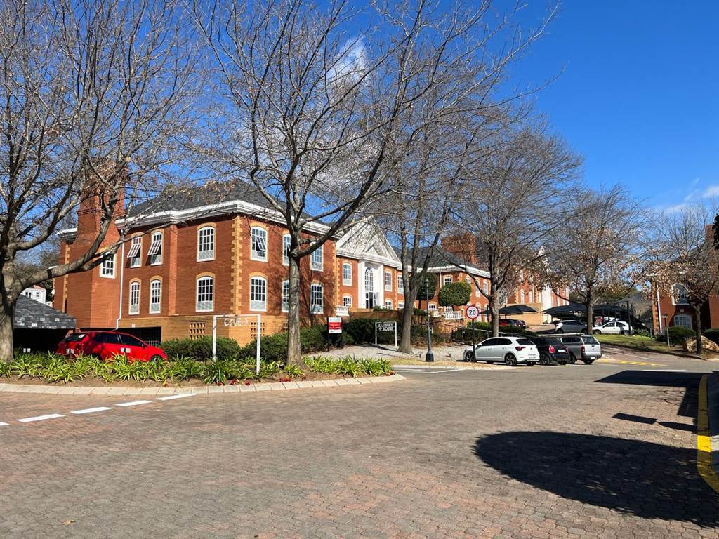 128  m² Commercial space in Bryanston photo number 1