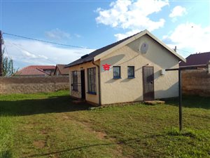 2 Bed House in Lakeside
