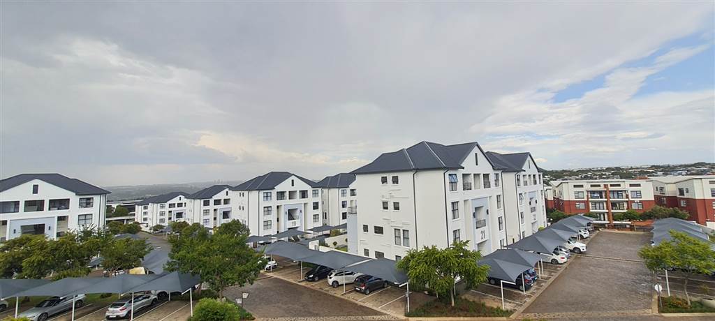 2 Bed Apartment in Greenstone Hill photo number 30