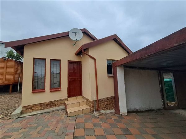 2 Bed House in Olievenhoutbos