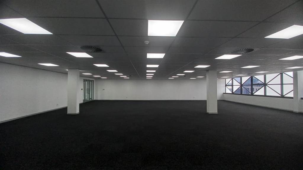 275  m² Commercial space in Menlyn photo number 16