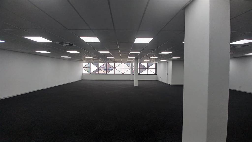 275  m² Commercial space in Menlyn photo number 5