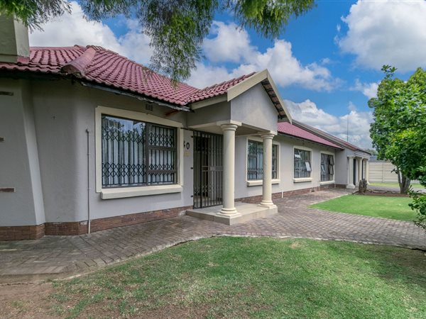 4 Bed House in Mayfield Park