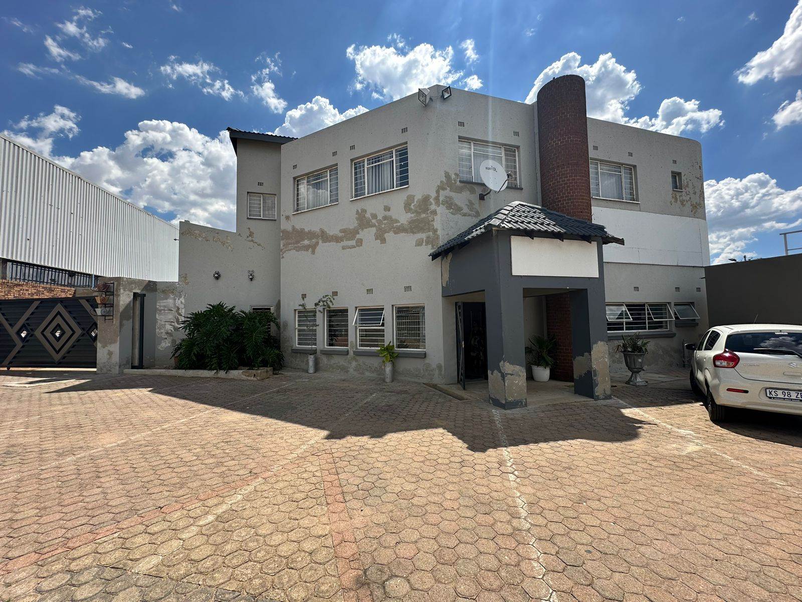 1000  m² Industrial space in Roodepoort Central photo number 1