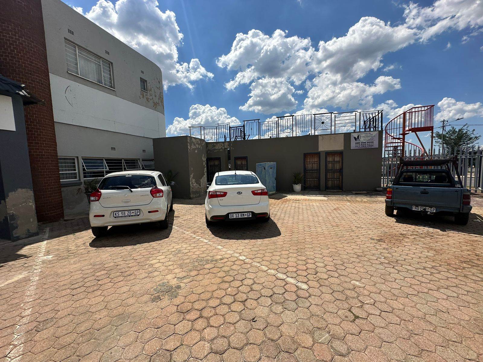 1000  m² Industrial space in Roodepoort Central photo number 3
