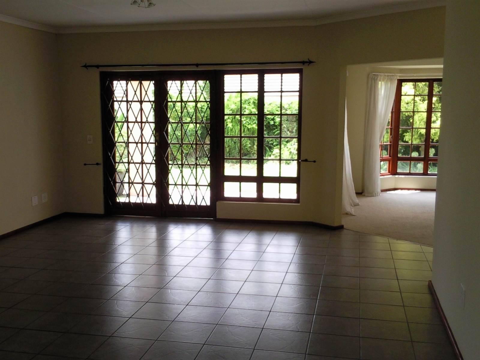 3 Bed Simplex in Sunninghill photo number 8