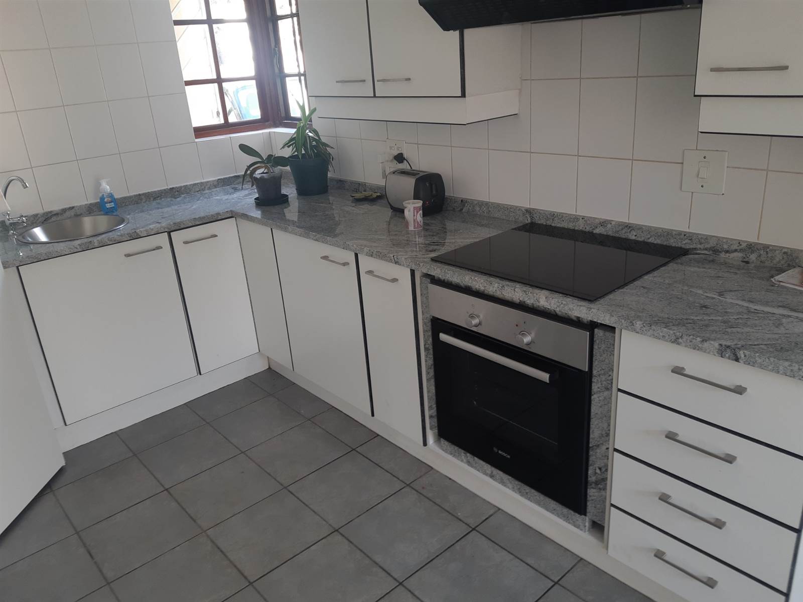 3 Bed Simplex in Sunninghill photo number 11