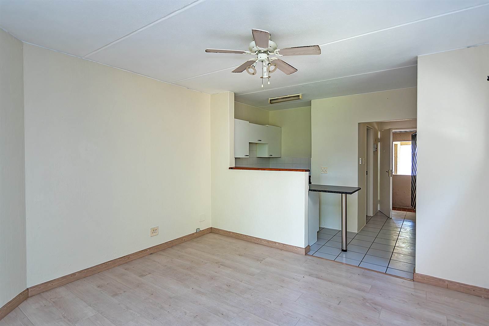 1 Bed Apartment in Bryanston West photo number 1