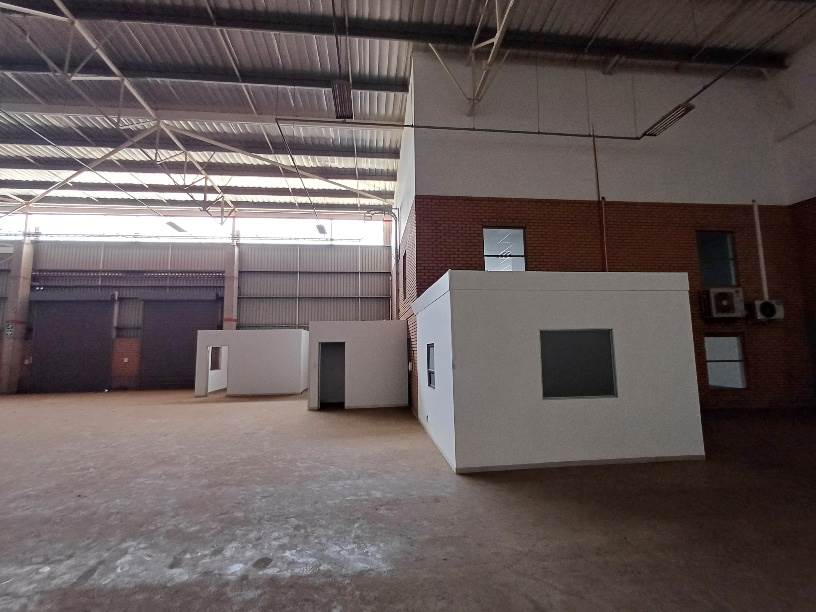 2356  m² Industrial space in Olifantsfontein photo number 13