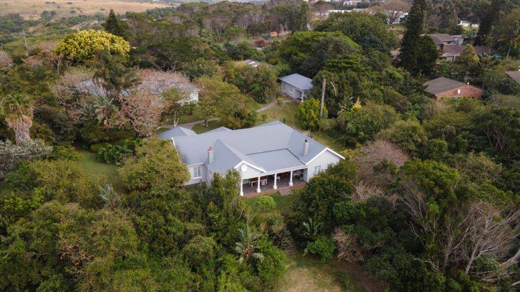 6 Bed House in Hickmans River photo number 26